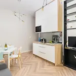 Kujawska 3 - Warm & Functional By Renters Apartman Varsó