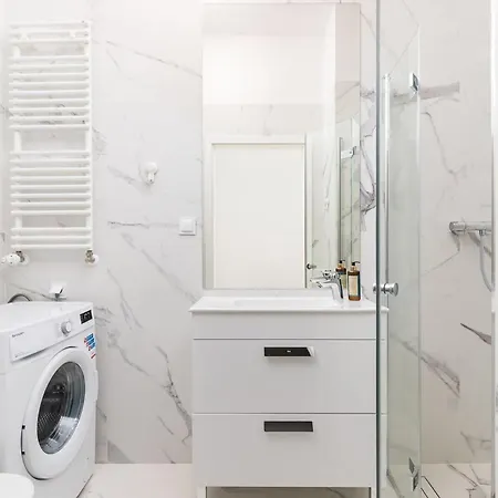 Kujawska 3 - Warm & Functional By Renters